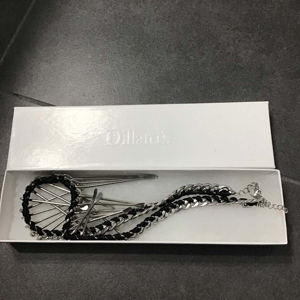 Dillard’s Beautiful Necklace - Picture 2 of 5